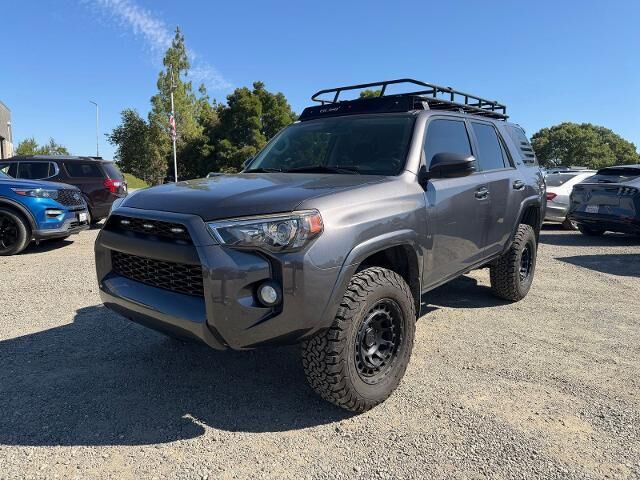 2016 Toyota 4Runner SR5 — photo 1 of 50