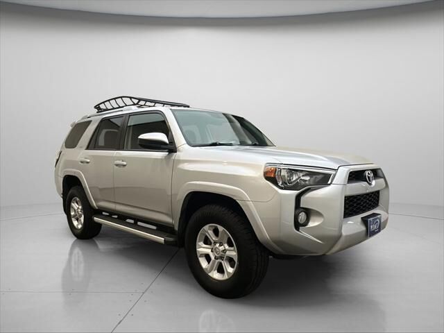 2018 Toyota 4Runner SR5 — photo 1 of 4