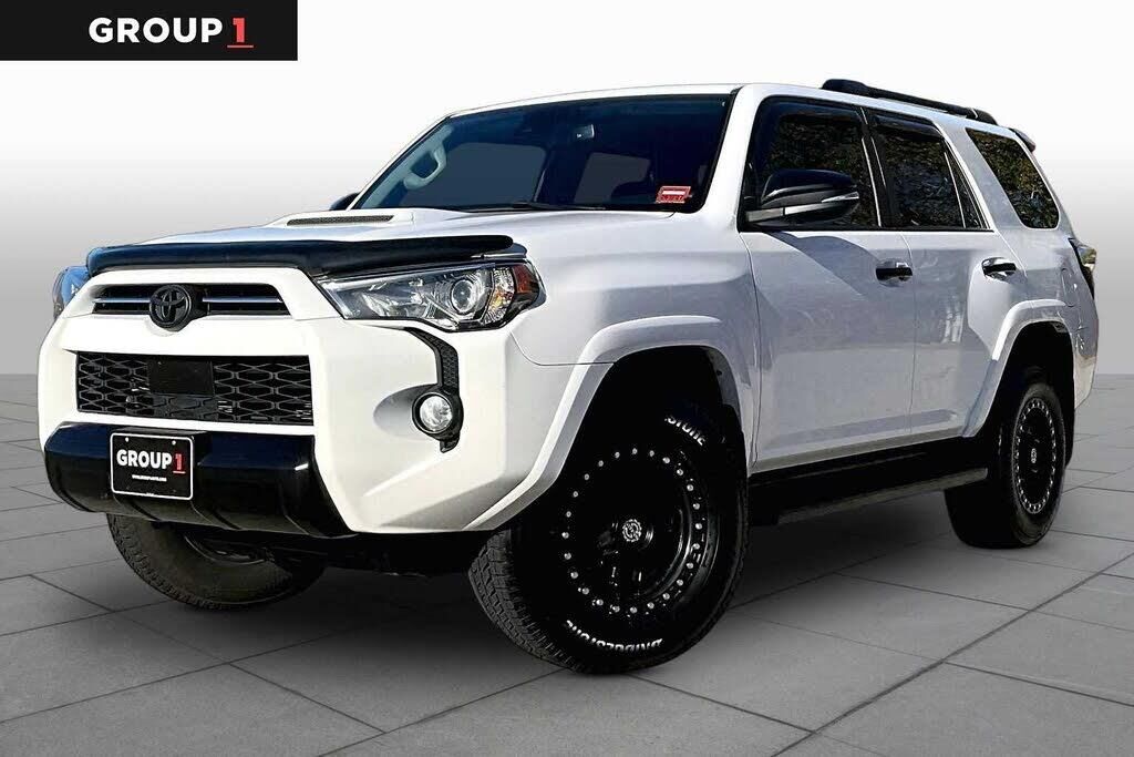 2020 Toyota 4Runner SR5 — photo 1 of 1