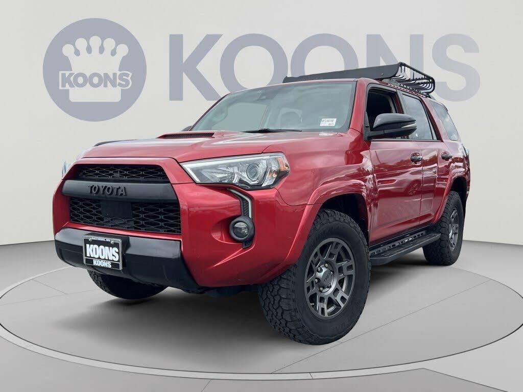 2020 Toyota 4Runner SR5 — photo 1 of 2