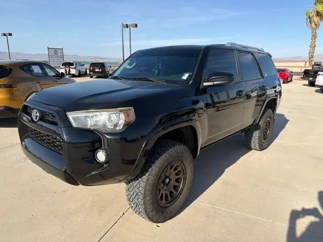 2018 Toyota 4Runner SR5 — photo 1 of 36