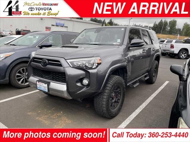 2020 Toyota 4Runner SR5 — photo 1 of 10