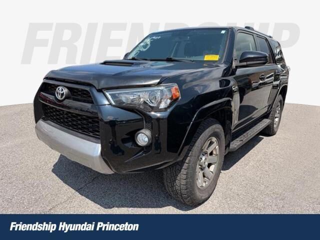 2016 Toyota 4Runner Trail — photo 1 of 24