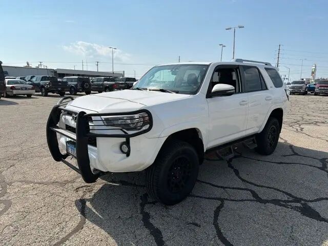 2018 Toyota 4Runner SR5 Premium — photo 1 of 13