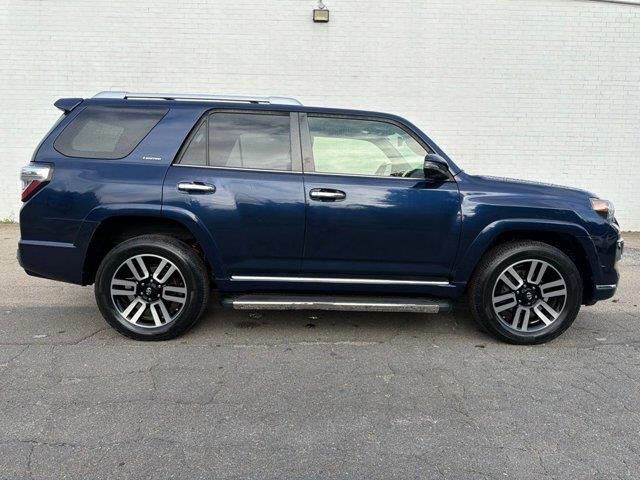 2020 Toyota 4Runner SR5 — photo 1 of 78