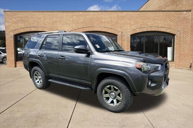 2014 Toyota 4Runner Trail — photo 1 of 40
