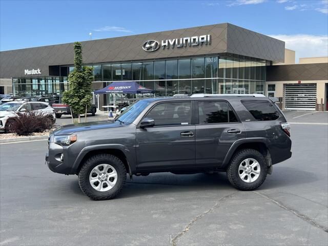 2017 Toyota 4Runner SR5 — photo 1 of 26