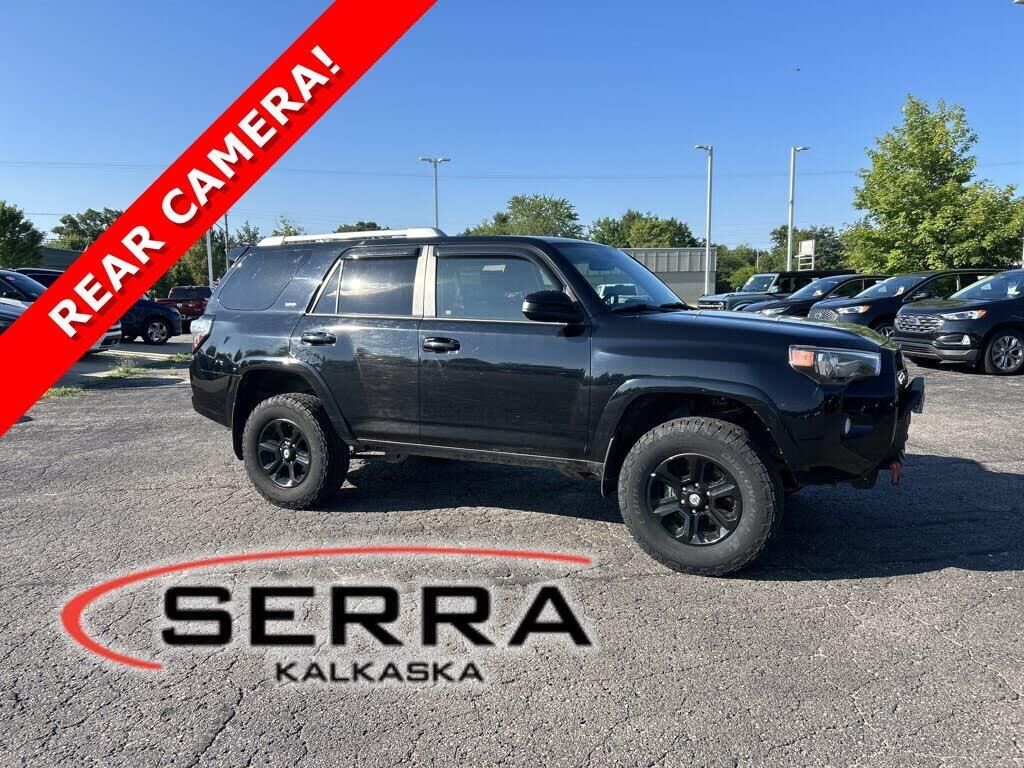 2015 Toyota 4Runner SR5 — photo 1 of 1
