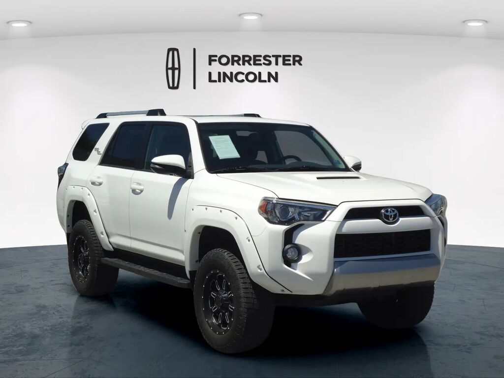 2018 Toyota 4Runner SR5 Premium — photo 1 of 19