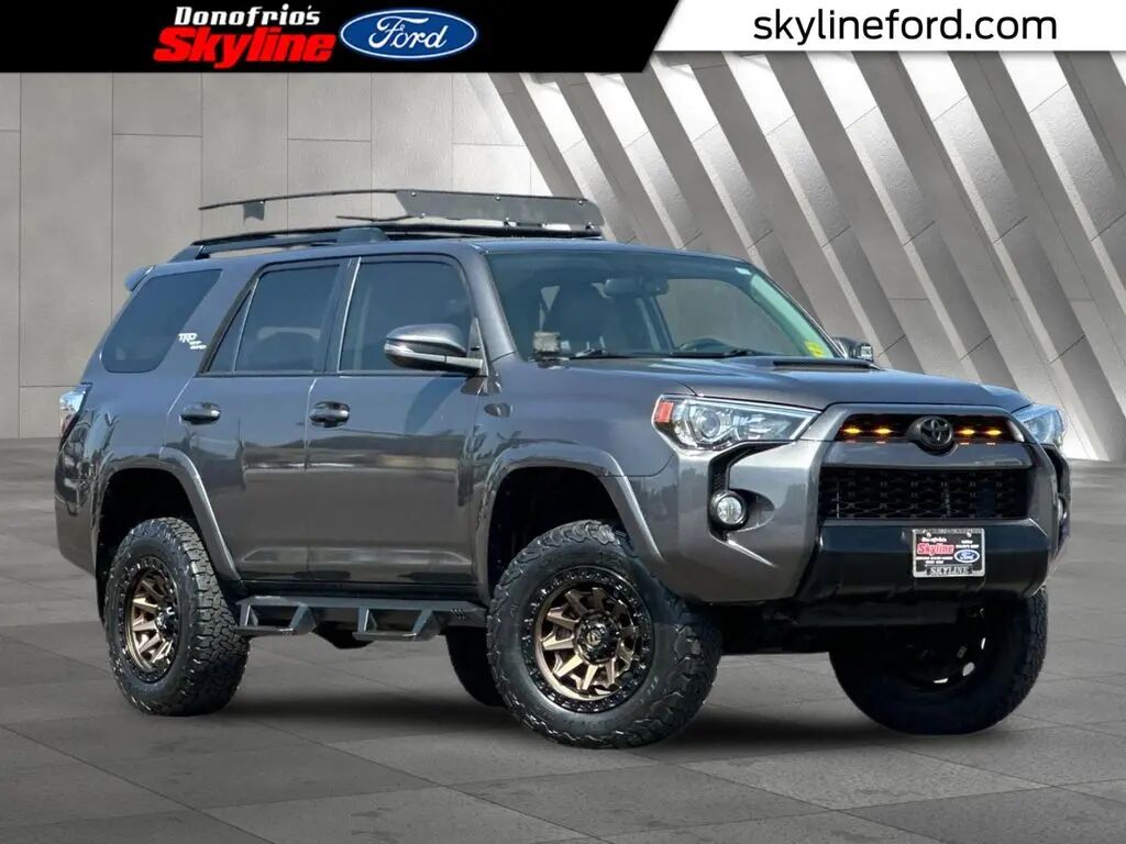 2019 Toyota 4Runner TRD Off-Road — photo 1 of 4