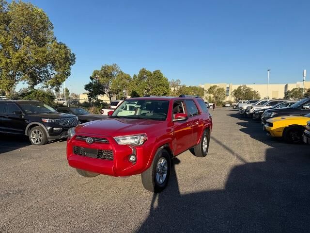 2021 Toyota 4Runner SR5 — photo 1 of 29