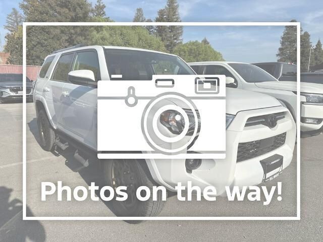 2024 Toyota 4Runner SR5 — photo 1 of 2