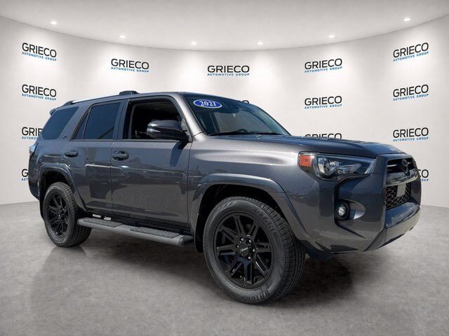 2021 Toyota 4Runner SR5 Premium — photo 1 of 16