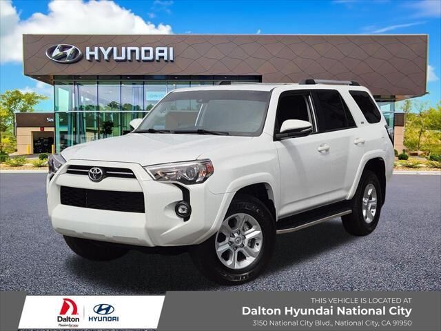 2023 Toyota 4Runner SR5 Premium — photo 1 of 26