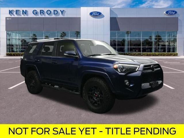 2023 Toyota 4Runner SR5 Premium — photo 1 of 27