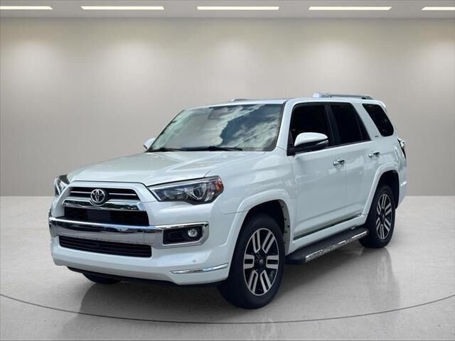 2022 Toyota 4Runner Limited — photo 1 of 17