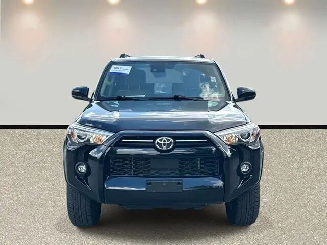 2021 Toyota 4Runner SR5 — photo 1 of 18