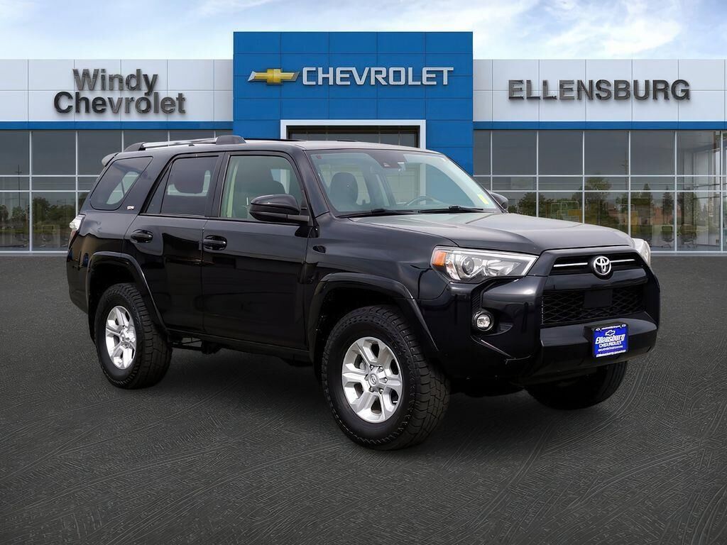 2021 Toyota 4Runner SR5 — photo 1 of 44