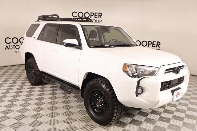 2023 Toyota 4Runner SR5 — photo 1 of 39
