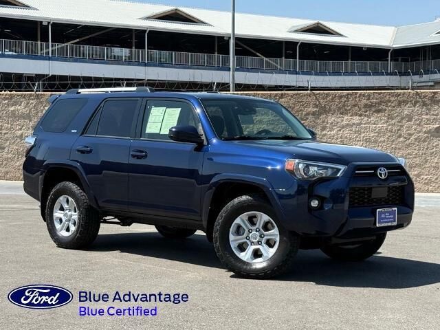 2022 Toyota 4Runner SR5 — photo 1 of 13