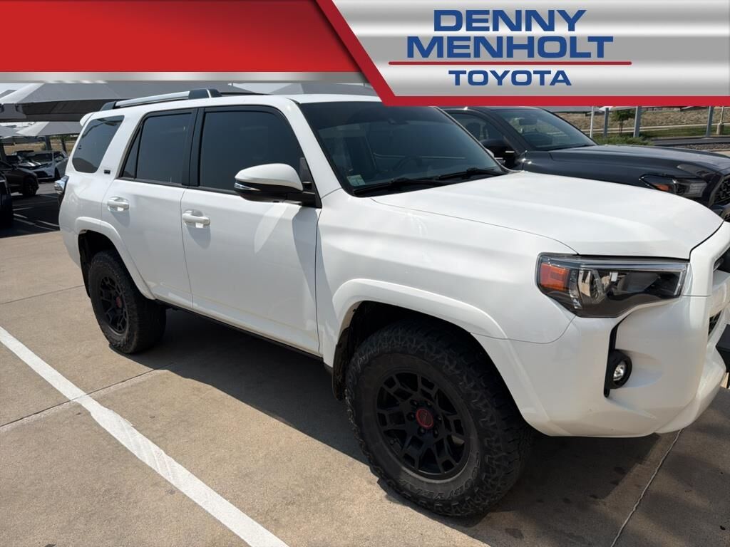 2022 Toyota 4Runner SR5 Premium — photo 1 of 27