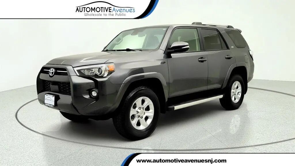 2023 Toyota 4Runner SR5 Premium — photo 1 of 26