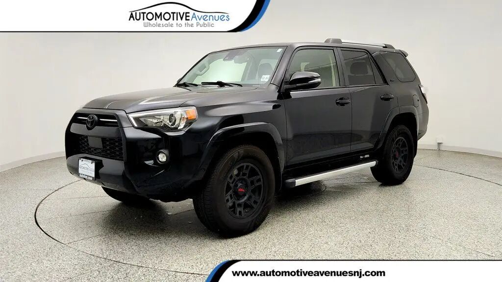 2021 Toyota 4Runner SR5 Premium — photo 1 of 13