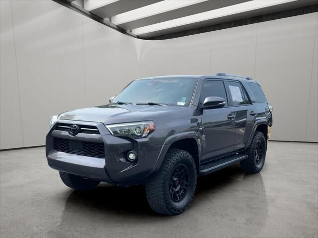 2022 Toyota 4Runner SR5 Premium — photo 1 of 13