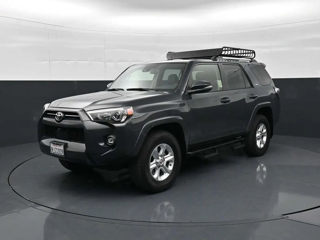 2024 Toyota 4Runner SR5 Premium — photo 1 of 13