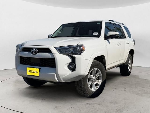2022 Toyota 4Runner SR5 Premium — photo 1 of 20