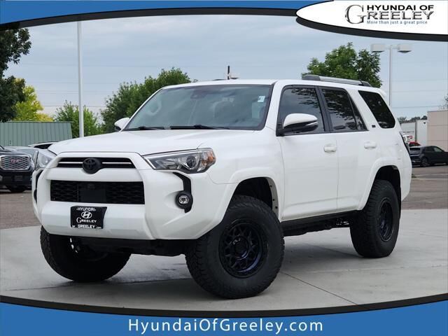 2024 Toyota 4Runner SR5 Premium — photo 1 of 13