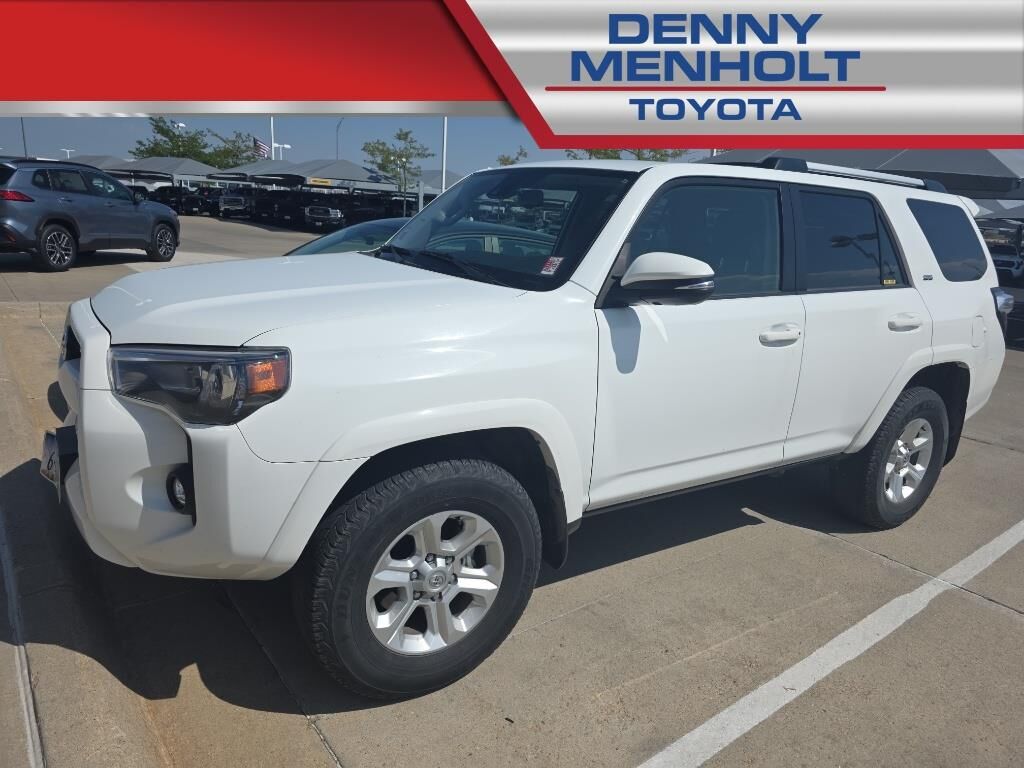 2024 Toyota 4Runner SR5 Premium — photo 1 of 15
