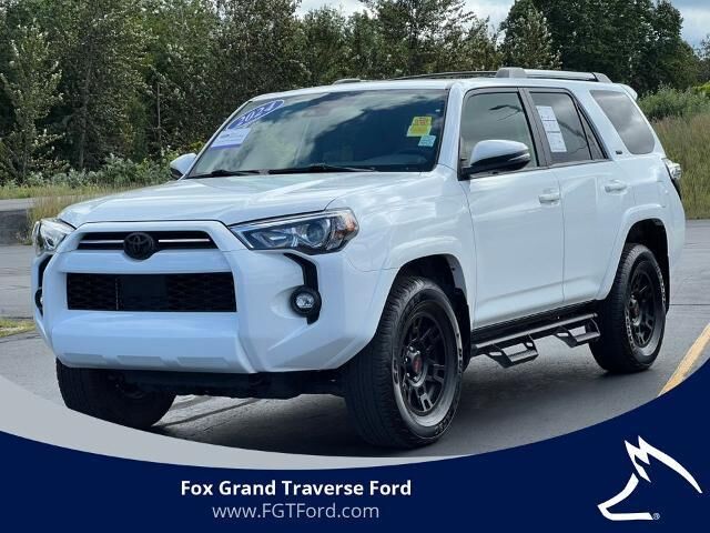 2024 Toyota 4Runner SR5 Premium — photo 1 of 26