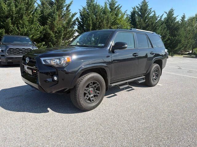 2024 Toyota 4Runner SR5 Premium — photo 1 of 21