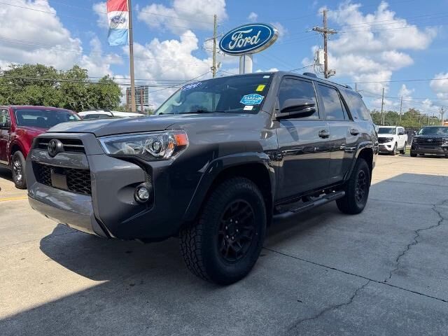 2024 Toyota 4Runner SR5 Premium — photo 1 of 4