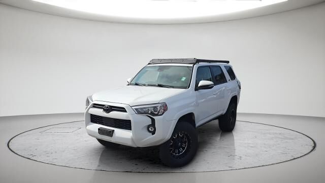 2022 Toyota 4Runner SR5 Premium — photo 1 of 39