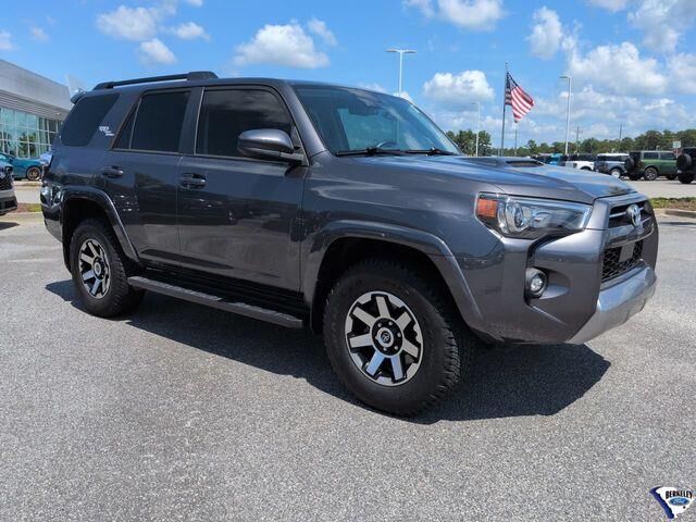 2022 Toyota 4Runner TRD Off-Road — photo 1 of 26