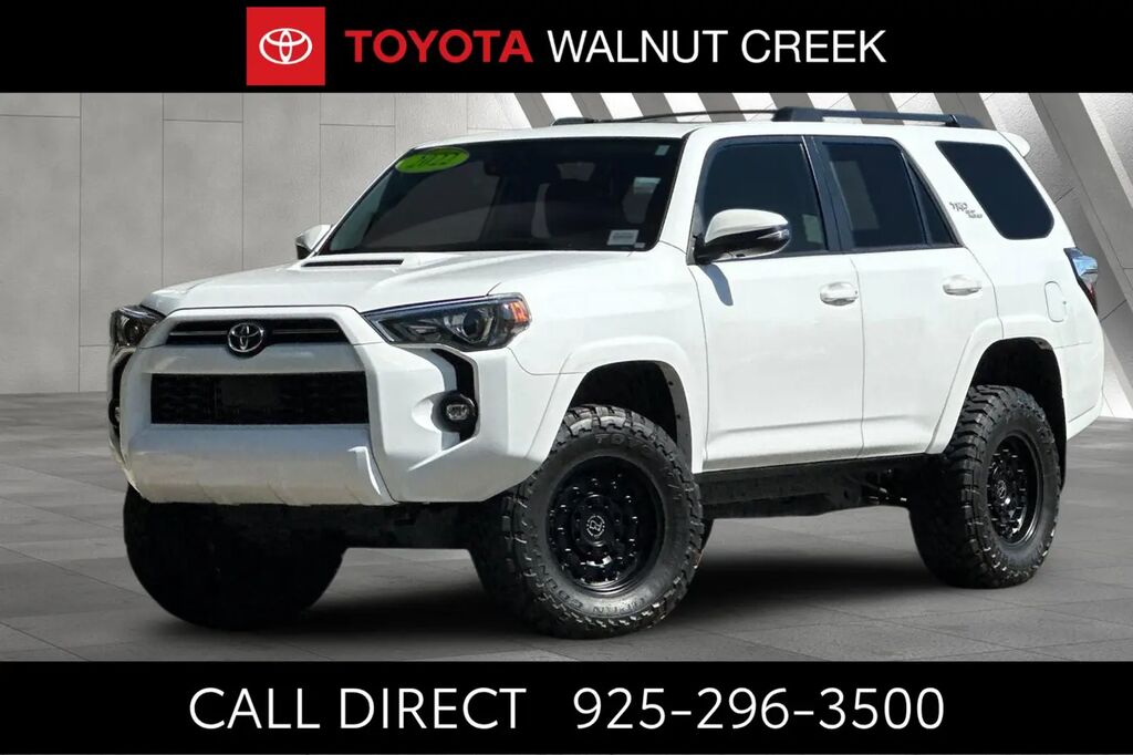 2022 Toyota 4Runner TRD Off-Road Premium — photo 1 of 13