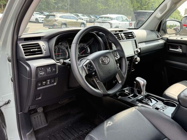 2022 Toyota 4Runner TRD Off-Road Premium — photo 1 of 12
