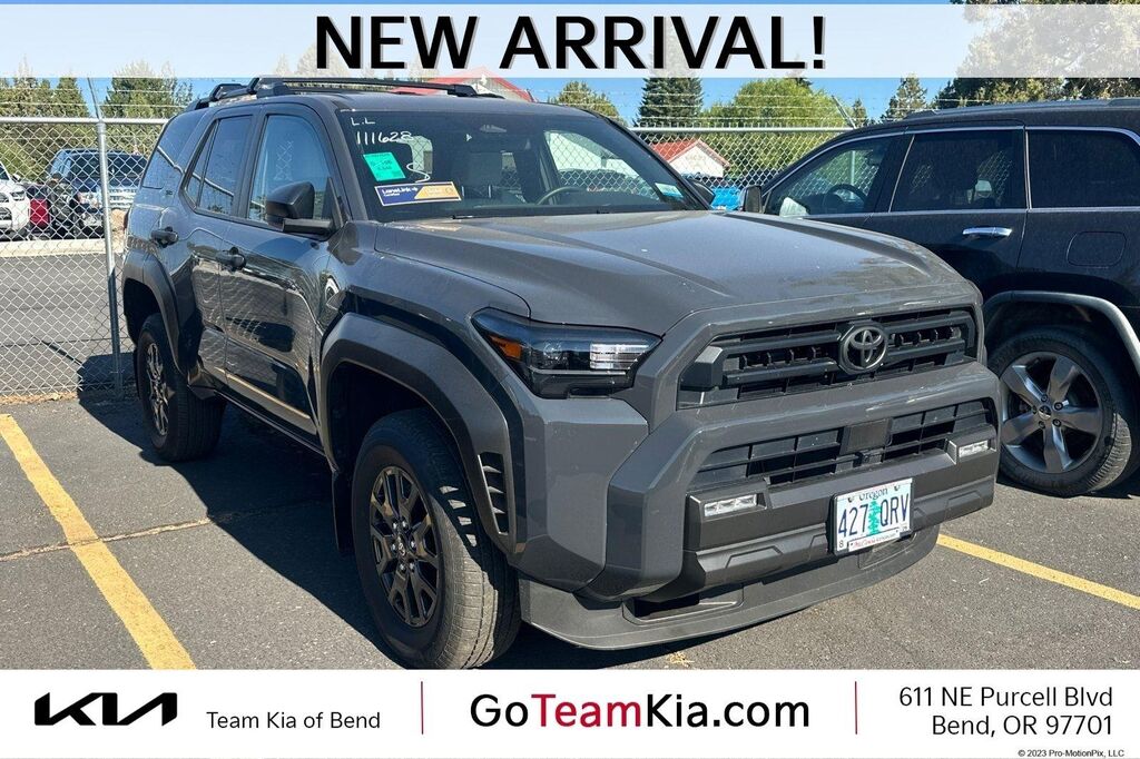 2025 Toyota 4Runner SR5 — photo 1 of 12