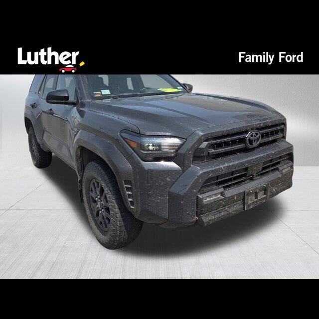 2025 Toyota 4Runner SR5 — photo 1 of 37
