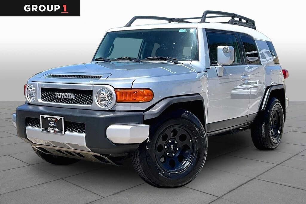 2008 Toyota FJ Cruiser Base — photo 1 of 1