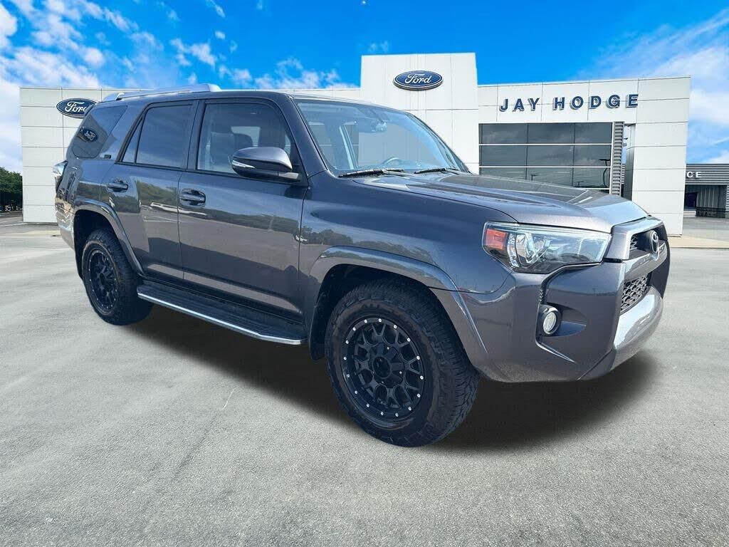 2017 Toyota 4Runner SR5 Premium — photo 1 of 1