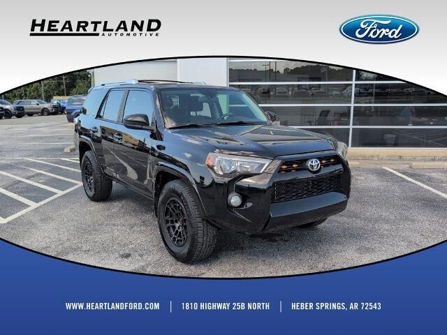 2015 Toyota 4Runner SR5 — photo 1 of 13