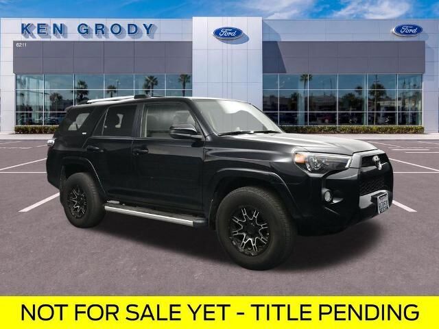 2019 Toyota 4Runner SR5 — photo 1 of 26