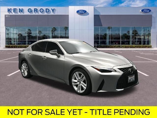 2021 Lexus IS 300 Base — photo 1 of 13