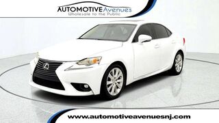 2016 Lexus IS 200t 4dr Sedan w/ Dynamic Gridline Backup Camera