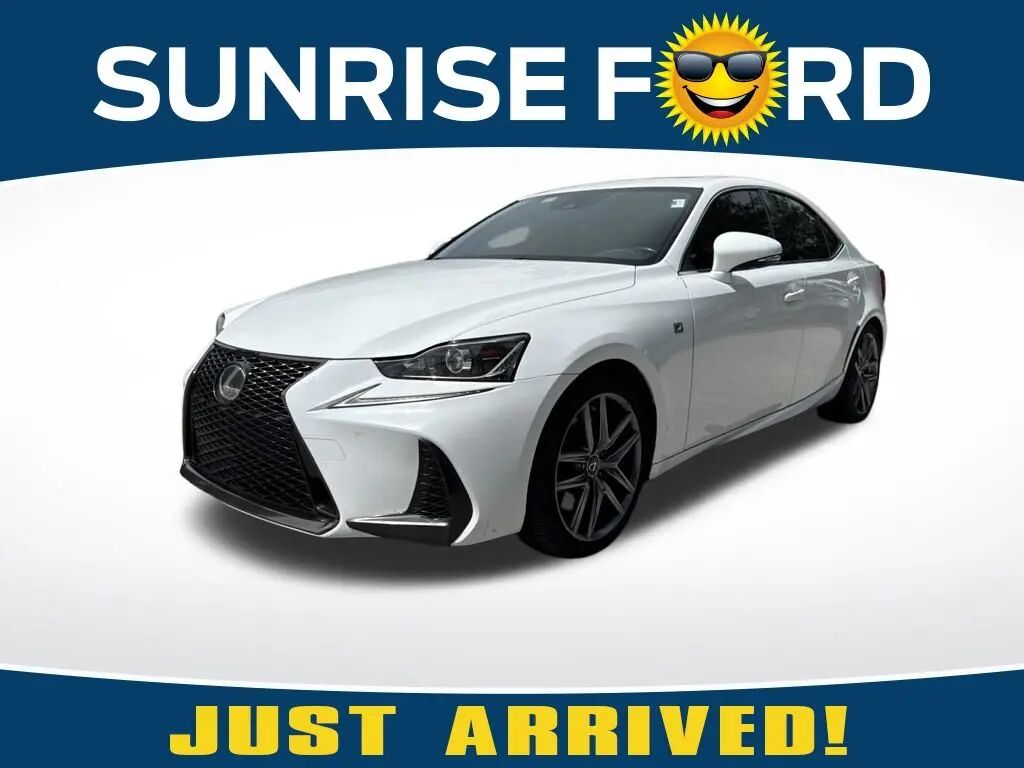 2018 Lexus IS 300 Base — photo 1 of 2