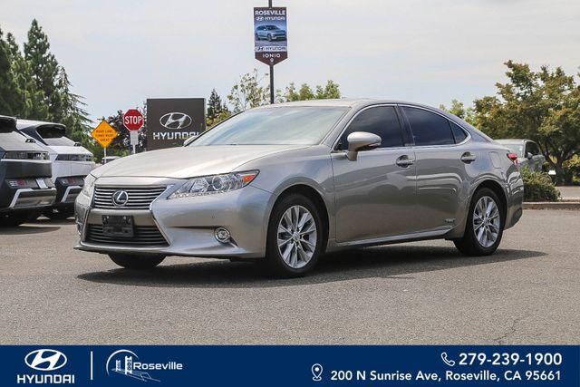 2015 Lexus ES 300h Base