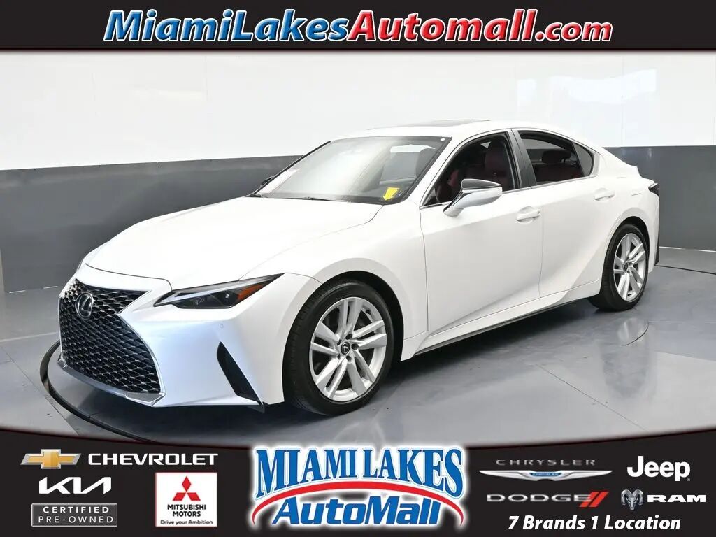 2024 Lexus IS 300 Base — photo 1 of 13